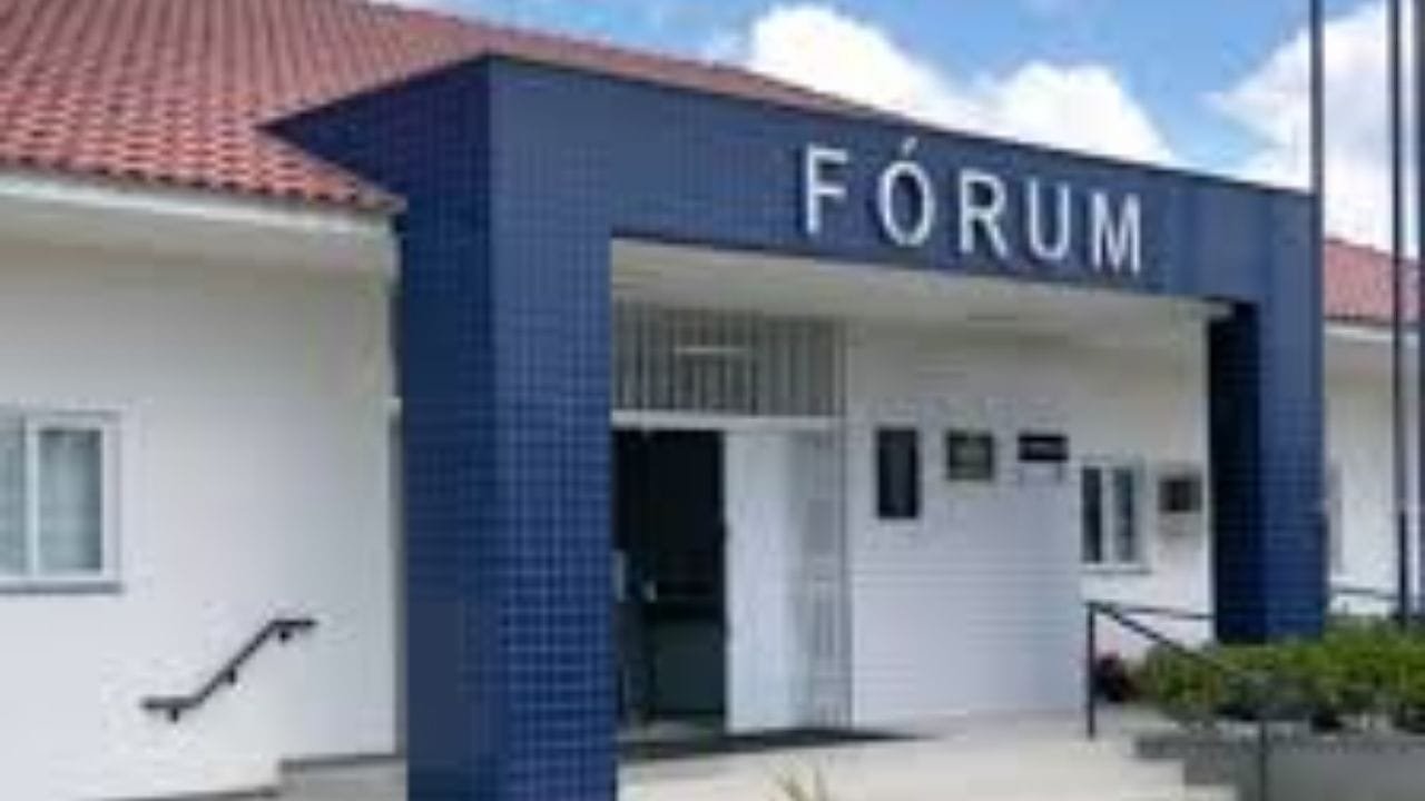 prisão em fórum de Camboriú,mandado de prisão audiência,mulher presa por furto Camboriú,boletins de ocorrência furto,Polícia Militar 12º BPM,Camboriú SC crime,presídio Canhanduba,audiência judicial prisão