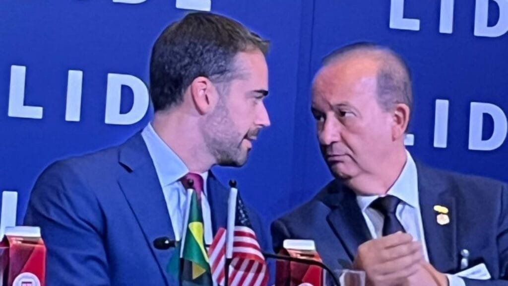 investimento estrangeiro,Santa Catarina,Rio Grande do Sul,LIDE Brazil Investment Forum,Brazilian Week,Nova York,exportações SC,economia RS,Eduardo Leite,Jorginho Mello,atração de investimentos,fórum internacional,desenvolvimento regional,capital internacional,negócios no Brasil