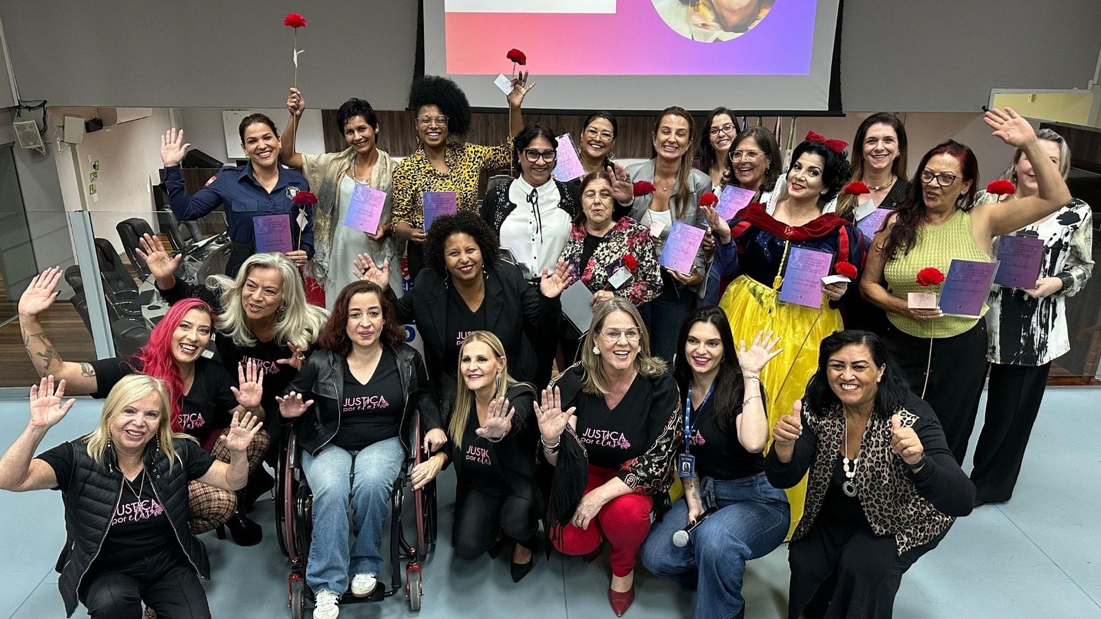 Prêmio Ação da Mulher Trabalhista,Zilda Arns,Juliana Pavan,protagonismo feminino,mulheres na política,empoderamento feminino,Balneário Camboriú,homenagem mulheres 2025,Associação da Mulher Trabalhista AMT,liderança feminina SC