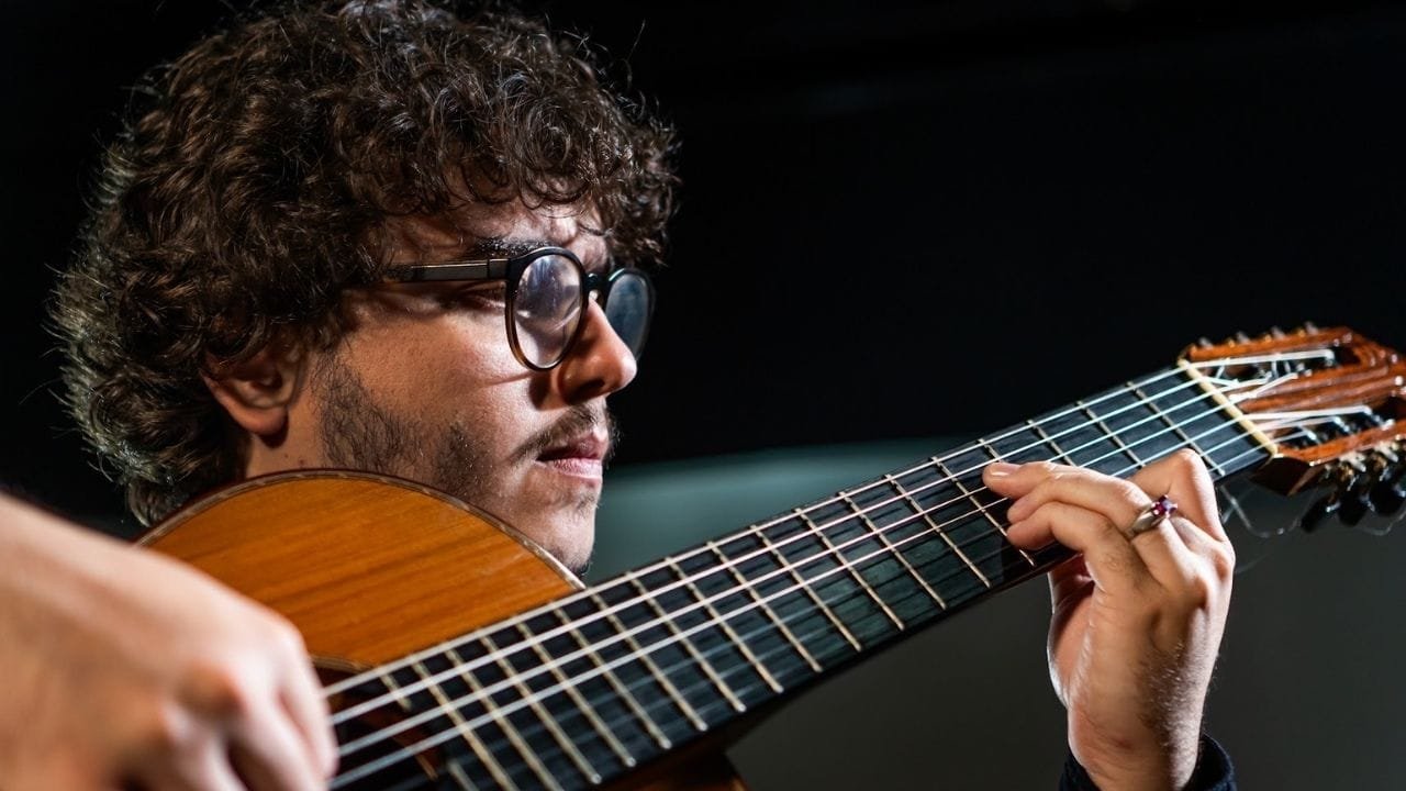 Ney Souza,álbum visual Itajahy,lançamento musical,show gratuito Itajaí,música instrumental,violão 7 cordas,artistas locais,Itajaí cultura,patrimônio artístico,plataformas digitais,animação 2D,dança contemporânea,violonista brasileiro,Festival de Música de Itajaí,arte multimídia