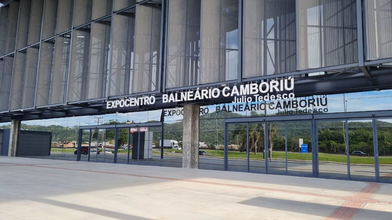 Expocentro Balneário Camboriú,centro de eventos Brasil,feiras e congressos,eventos corporativos,turismo de negócios,infraestrutura moderna,eventos SC,espaço para feiras,pavilhão de eventos,localização estratégica,salas modulares,logística para eventos