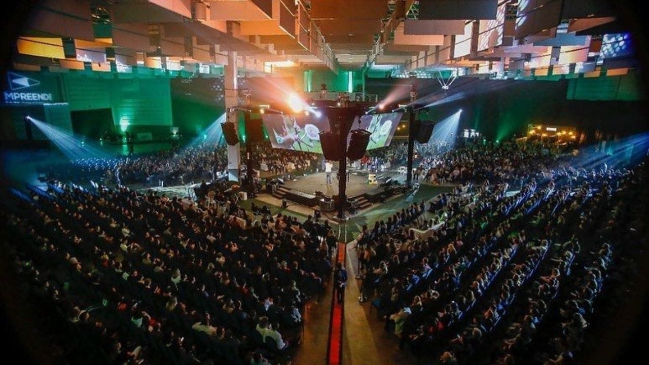 Empreende Brazil Conference,evento de empreendedorismo 2025,maior evento de empreendedorismo América Latina,palestrantes Carlos Wizard e João Kepler,networking para empreendedores,conferência empresarial SC,empreendedorismo Florianópolis,evento empresarial 2025,inovação e negócios