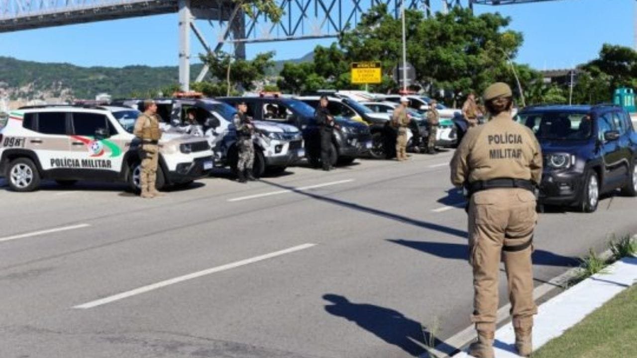 criminalidade em Balneário Camboriú,12º BPM,redução de homicídios,patrulhamento policial,dados de segurança,operação contra tráfico,prisão por mandado,policiamento ostensivo,inteligência policial,segurança SC,combate ao crime,furtos em queda,roubos em Balneário Camboriú,ações da PM,policiamento preventivo