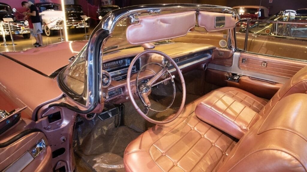 carros antigos,museu de automóveis,Museu do Automóvel de Pomerode,Cadillac Eldorado 1959,Mustang Mach1,Ford Karatê Kid,museus em Santa Catarina,Dia Internacional dos Museus,tour virtual,carros clássicos