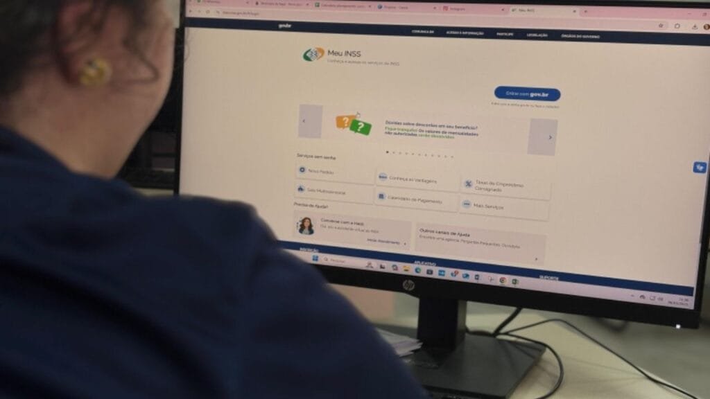 descontos indevidos,INSS,aposentados e pensionistas,ressarcimento de valores,extrato de benefício,Meu INSS,bloqueio de consignado,cancelamento de desconto,entidades associativas,Fala.br,consumidor.gov.br,Procon Itajaí,atendimento ao consumidor,proteção ao aposentado,orientação Procon