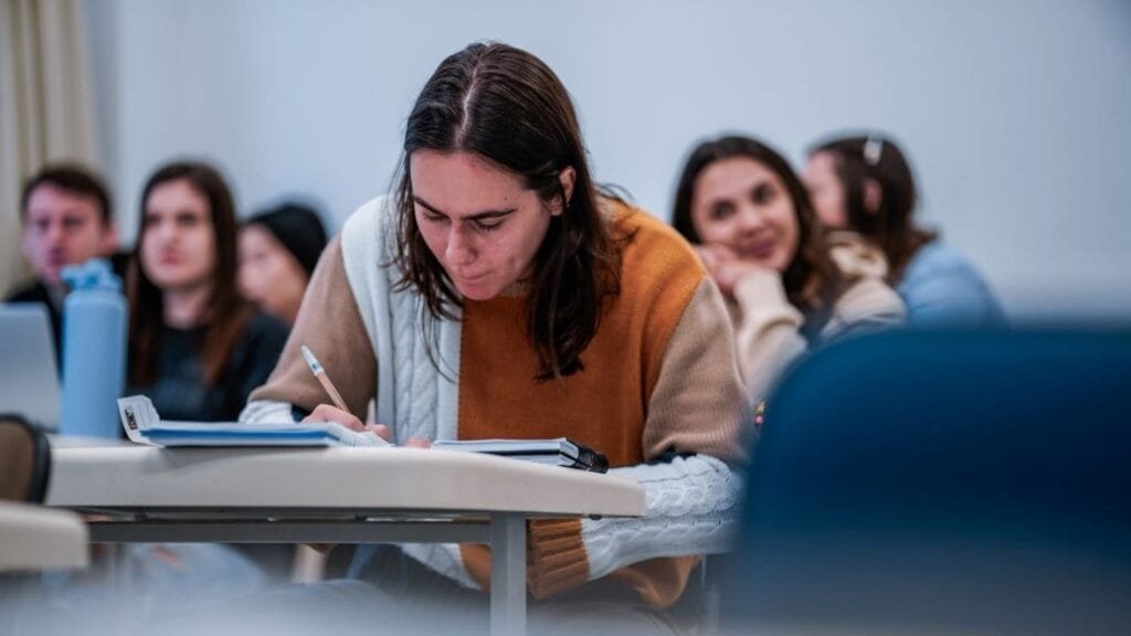 Universidade Gratuita,cronograma antecipado,índice de carência,programa educacional SC,ensino superior gratuito,Secretaria da Educação SC,governo de Santa Catarina,política pública educacional,programa UG,simulador de carência,inscrição UG 2025,educação inclusiva SC