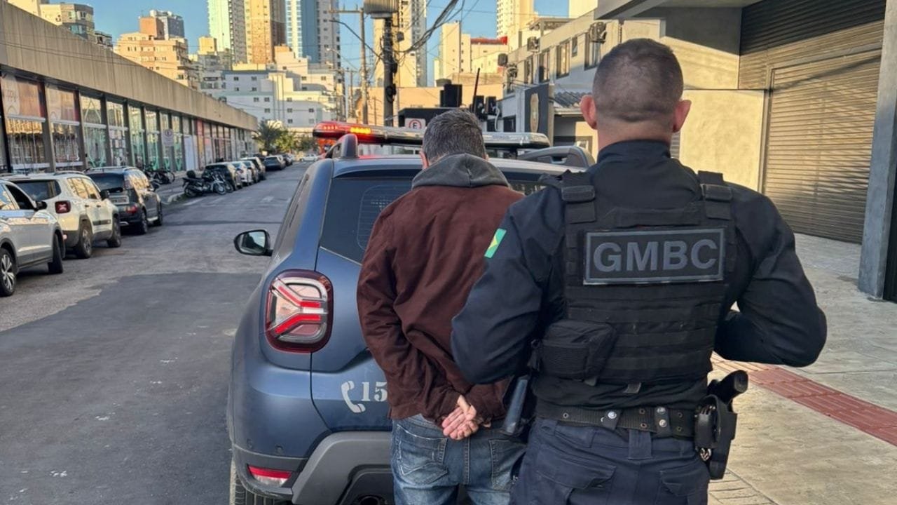 prisão em balneário camboriú,dívida em bar bc,homem preso avenida atlântica,não pagou refeição balneário,guarda municipal picanha chopp