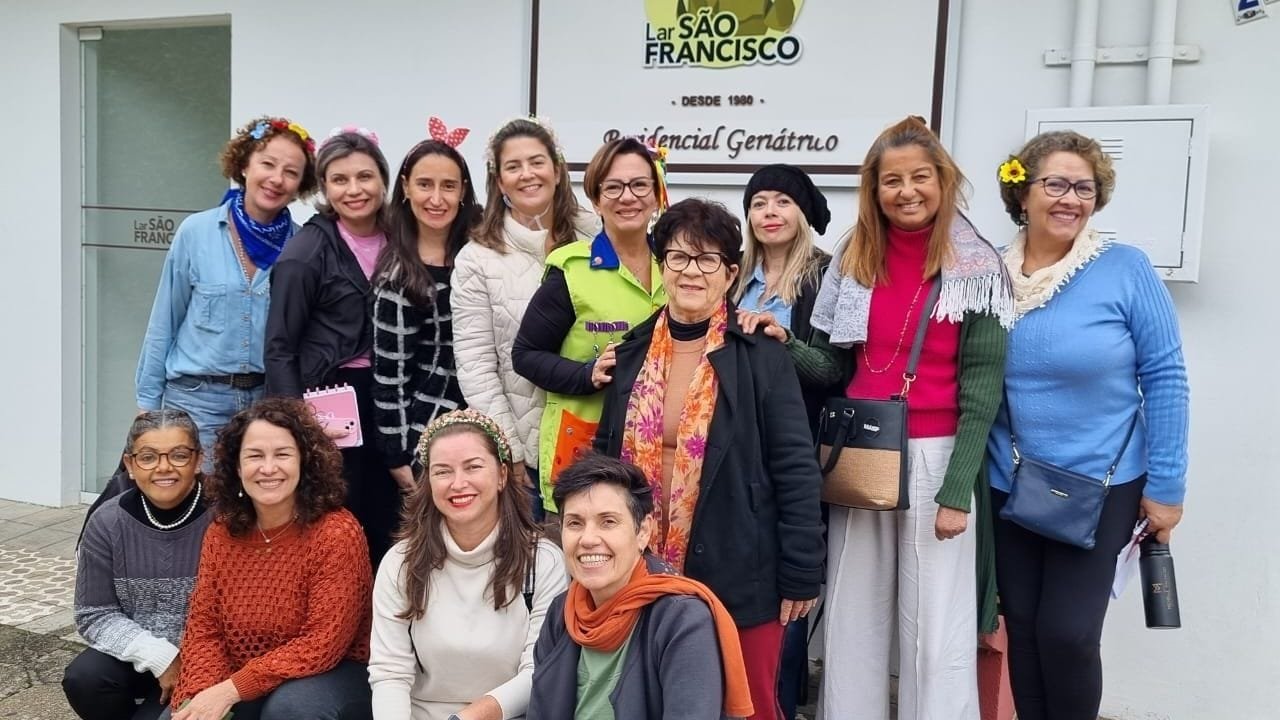 Florianópolis,Instituto História Viva,contação de histórias,voluntariado idosos,projeto social idosos