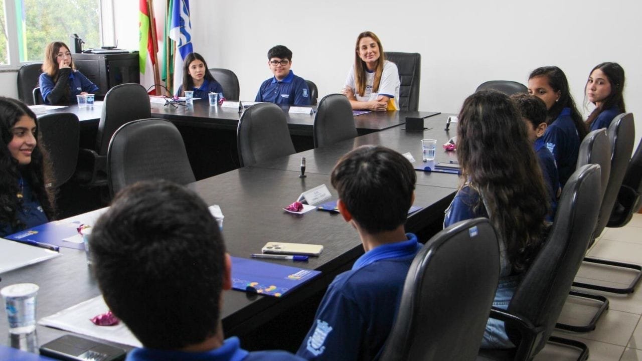 vereadores mirins Balneário Camboriú,Juliana Pavan,programa vereador mirim,participação jovem política