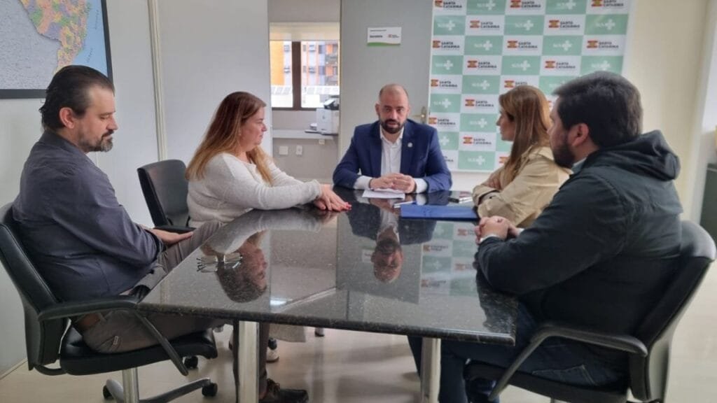 gestão hospitalar SC,saúde Balneário Camboriú,Hospital Ruth Cardoso,investimentos saúde SC