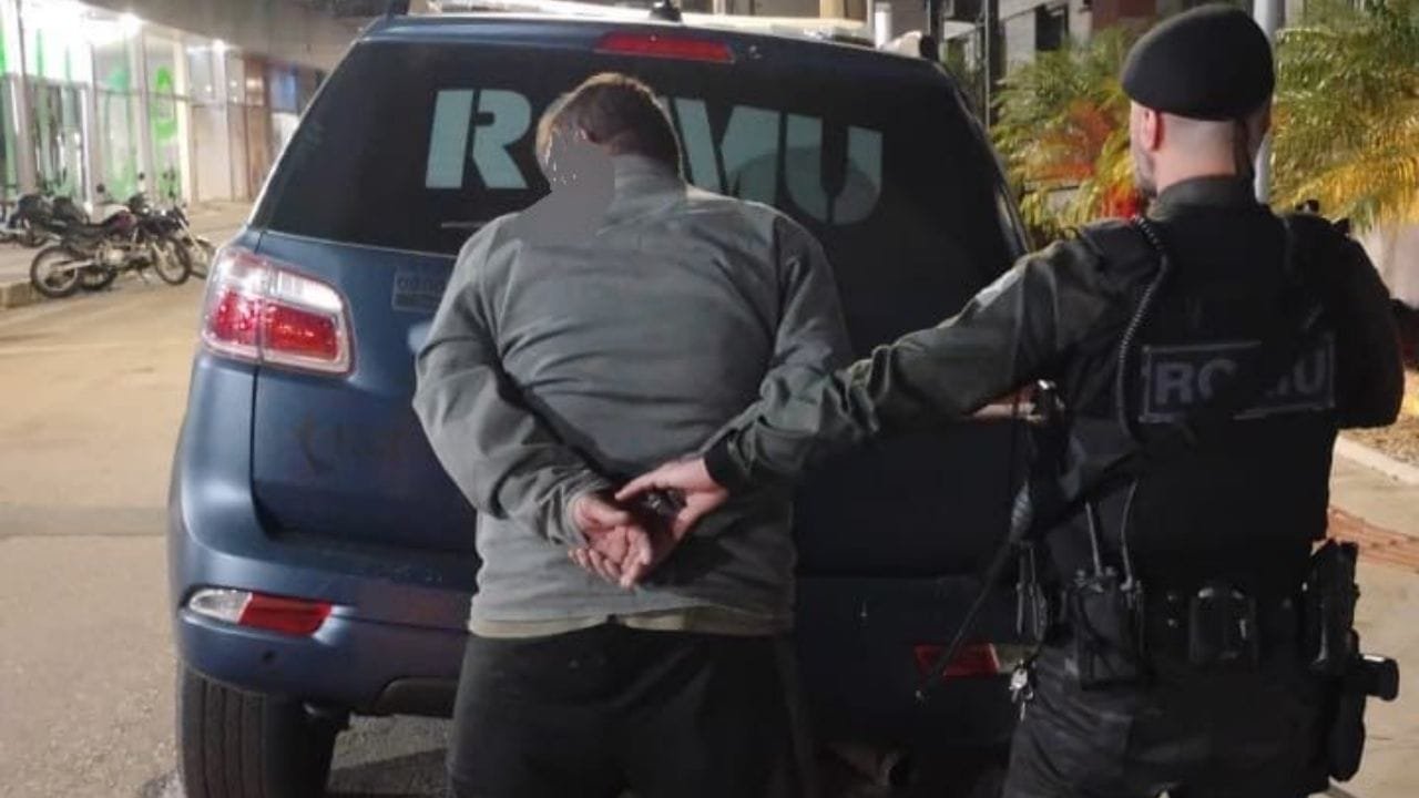 Guarda Municipal Balneário Camboriú,homem preso filmando menores,ocorrência ônibus,segurança pública,abuso de menores