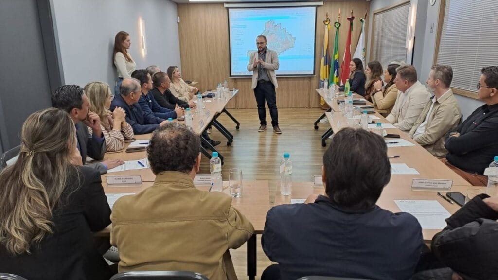 moradia e emprego Itajaí,déficit habitacional SC,plenária ACII,crescimento urbano sustentável,Vila Empreendedora