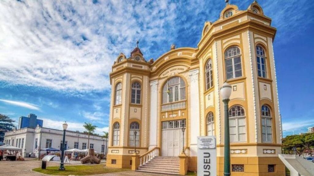 credenciamento cultural Itajaí,Fundação Genésio Miranda Lins,música e memórias,editais para artistas,investimento cultura Itajaí