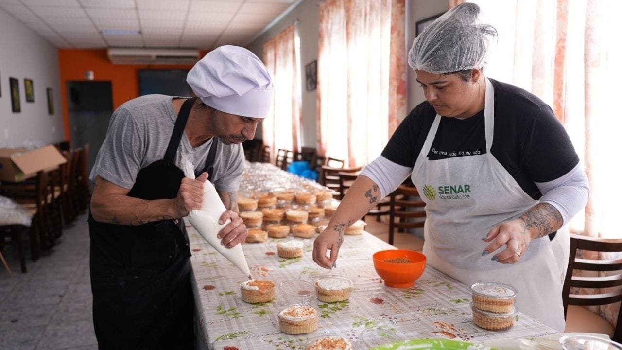 festa 67 anos Penha,bolo 300 kg Penha,shows gratuitos Penha,Chef Laurinha Penha,programação aniversário Penha