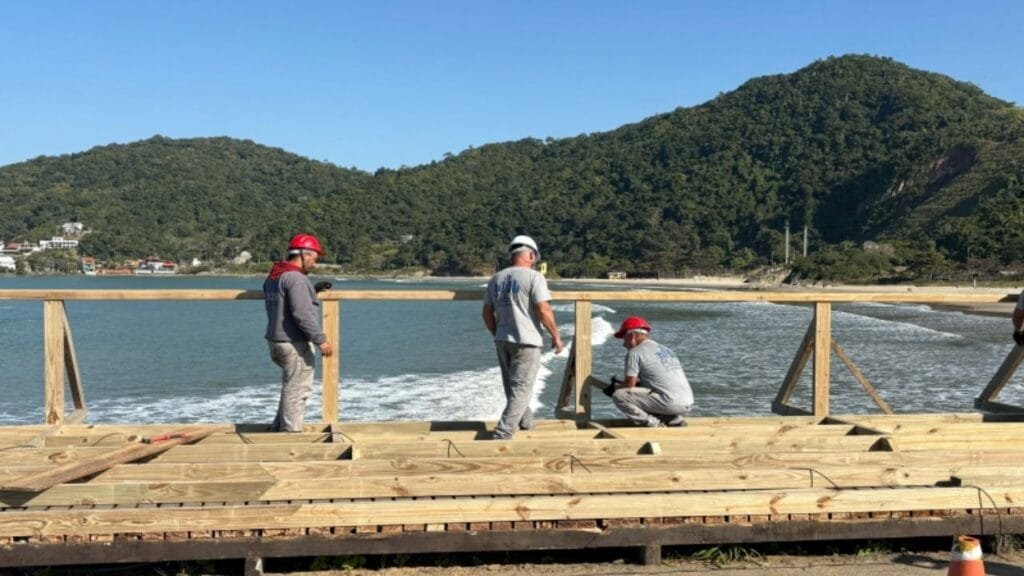 Molhe da Barra Itajaí,revitalização decks Itajaí,obras em Itajaí,turismo Itajaí 2025
