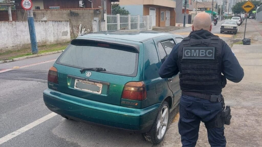 carro furtado,veículo recuperado,Balneário Camboriú,Guarda Municipal