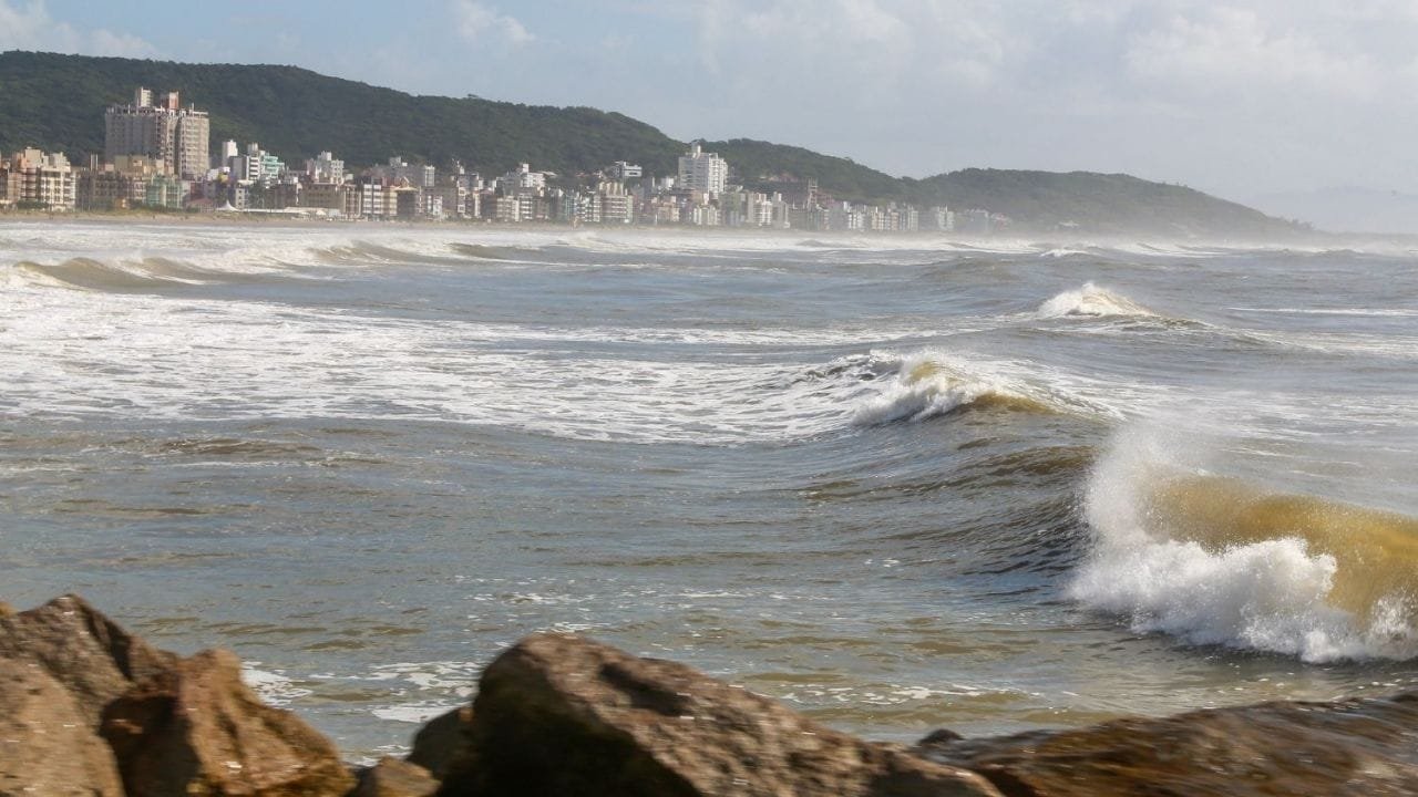 ventos fortes Santa Catarina,ciclone extratropical SC,neve Planalto Sul
