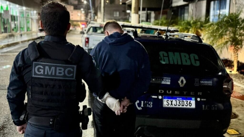 golpista preso Balneário Camboriú,fuga no mar,golpe automóvel Balneário Camboriú,GM BC prisão,ROMU Itapema prisão,CPP Balneário Camboriú
