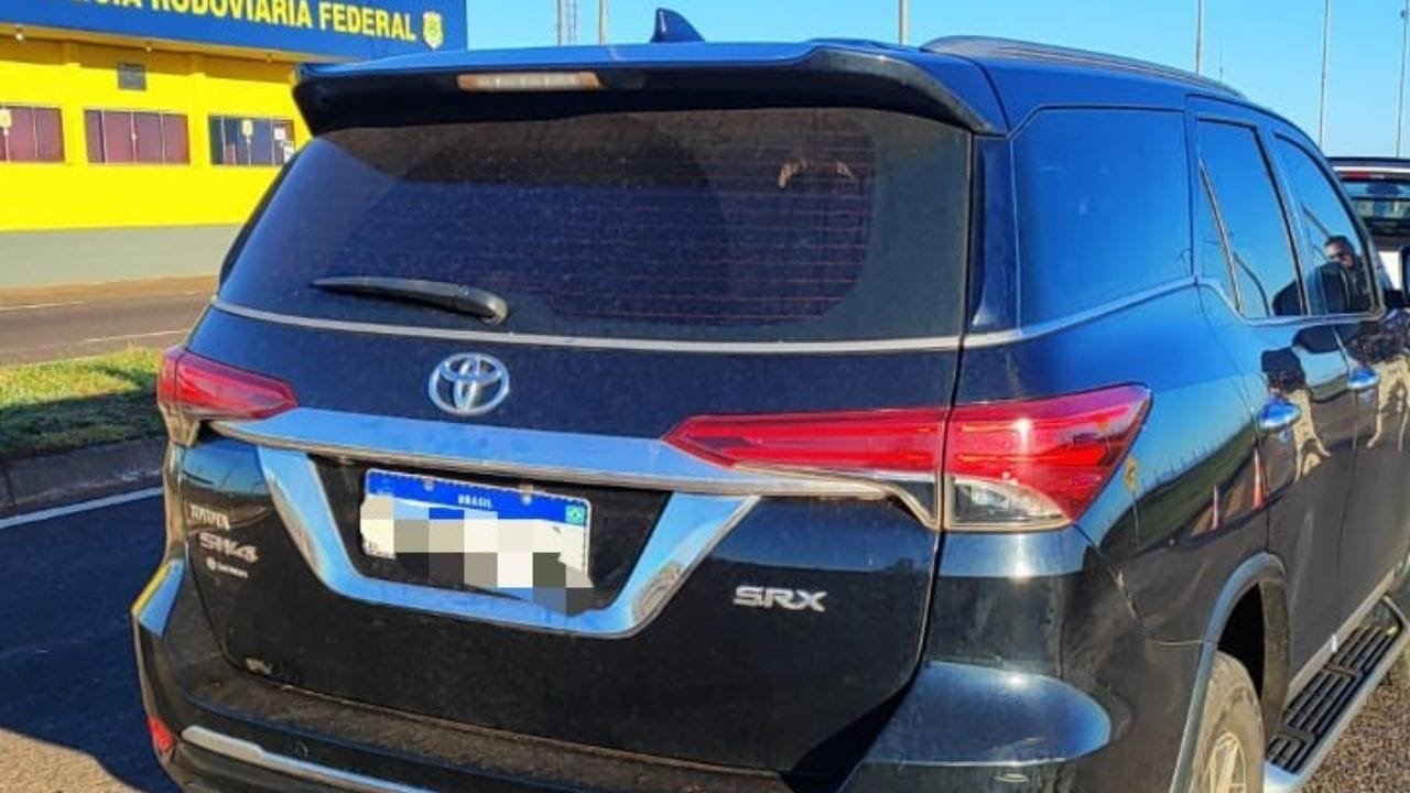 furto Hilux Balneário Camboriú,recuperação de veículo,prisão suspeitos,Polícia Militar,PRF Naviraí