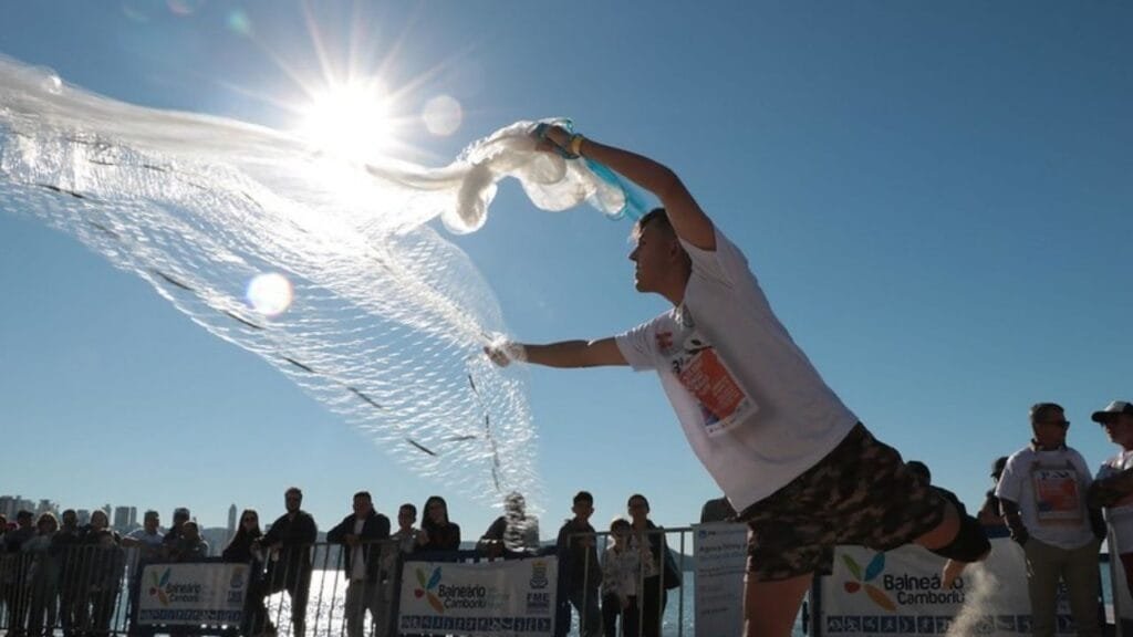 Arrancadão de Canoas 2025,pesca tainha Balneário Camboriú,evento cultural SC,shows gratuitos Praia Central,Dazaranha Balneário Camboriú