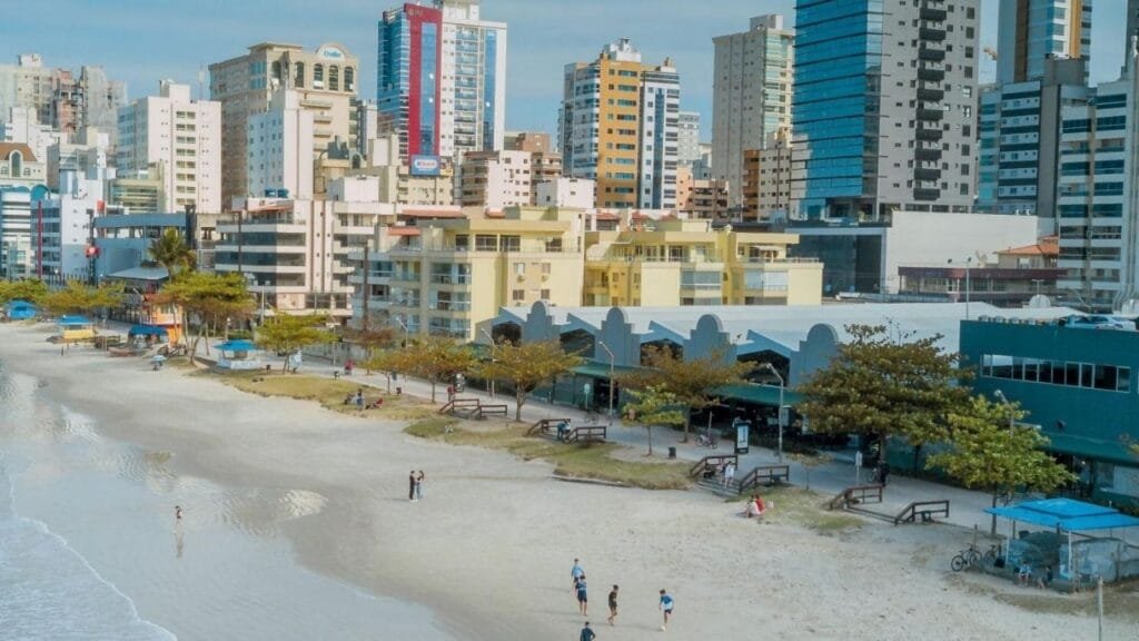 programação musical Itapema,Calçadão Praia Shopping,campanha de inverno Itapema,shows gratuitos SC,Grupo J.A. Russi