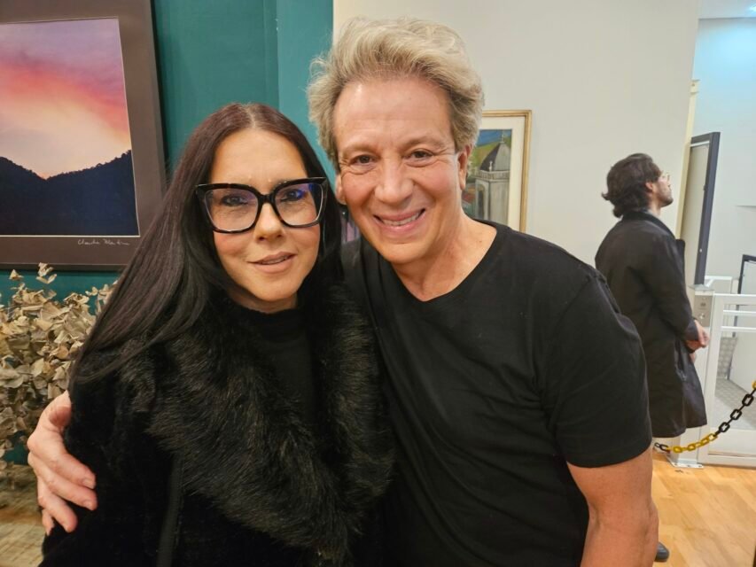 Ana Bittar prestigia Eduardo Martini na peça “Clô, Pra Sempre”