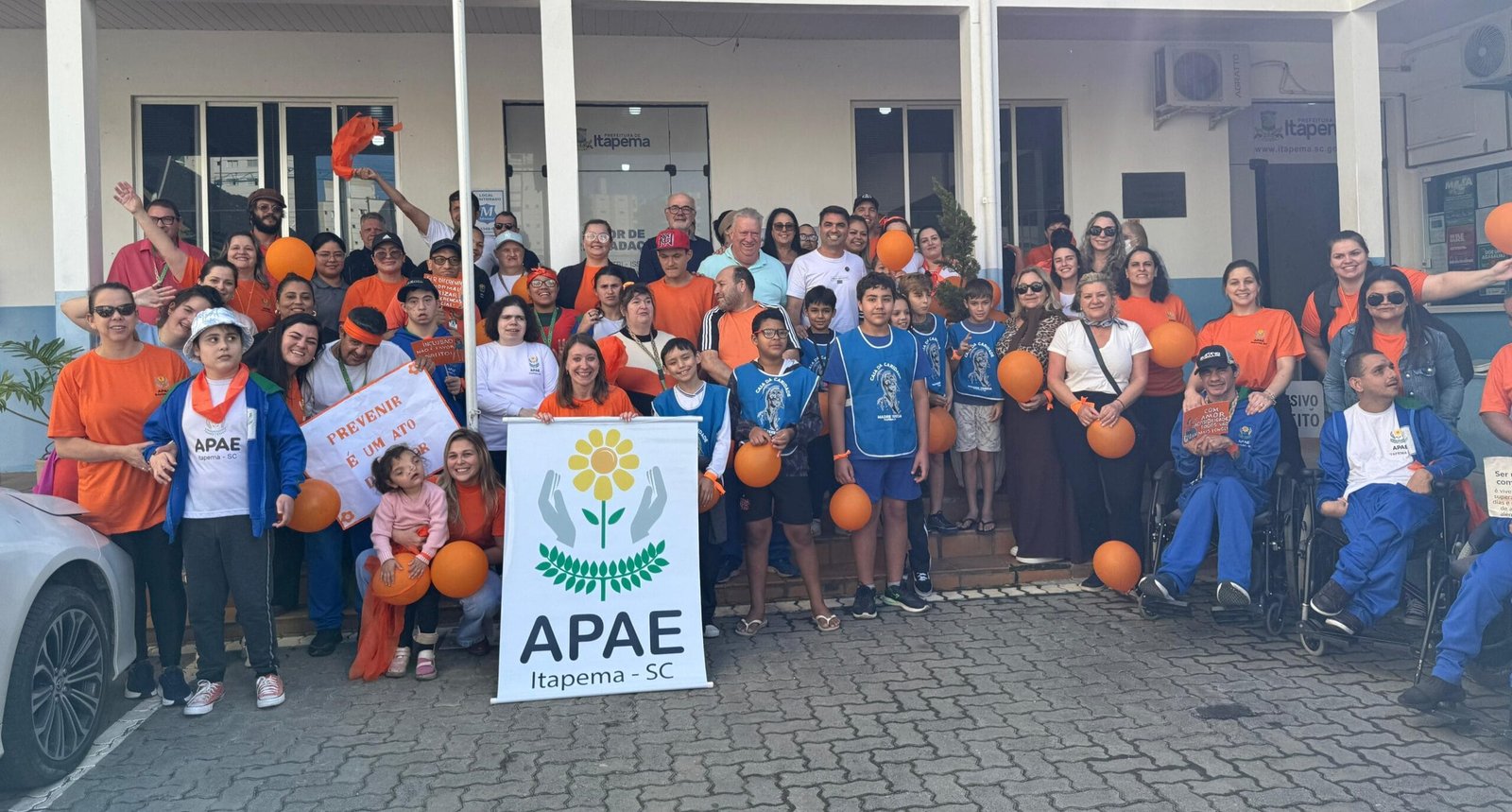 Semana da Pessoa com Deficiência Itapema,caminhada inclusiva,Agosto Laranja,APAE Itapema,inclusão social