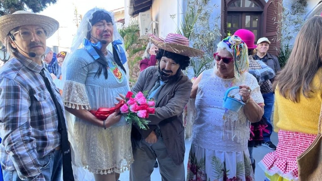 Matinê 60+ Balneário Camboriú,eventos para idosos,Grupo de Teatro 60+,cultura na terceira idade,música sertaneja