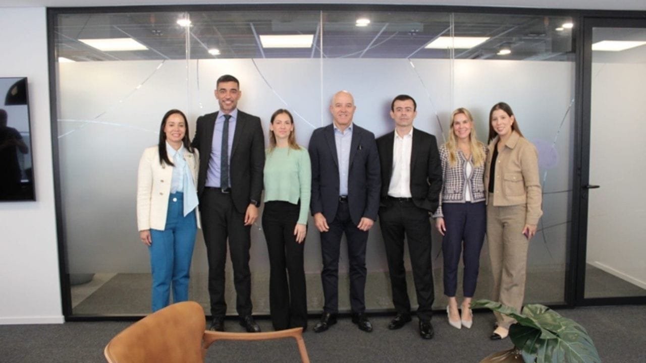 capacitação inovação gestão pública,CAIXA gestores públicos,cursos gratuitos serviço público,programa Serviço Público do Futuro,Fundação Dom Cabral