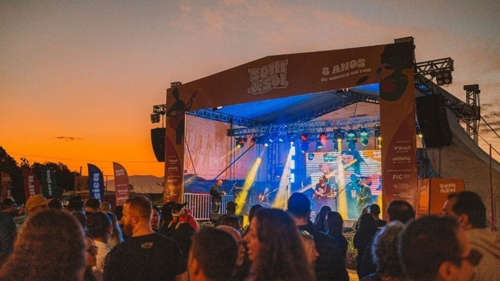 Som&Sol Itajaí,programação cultural Itajaí,eventos gratuitos Itajaí,Casa da Cultura Dide Brandão,feira criativa Itajaí