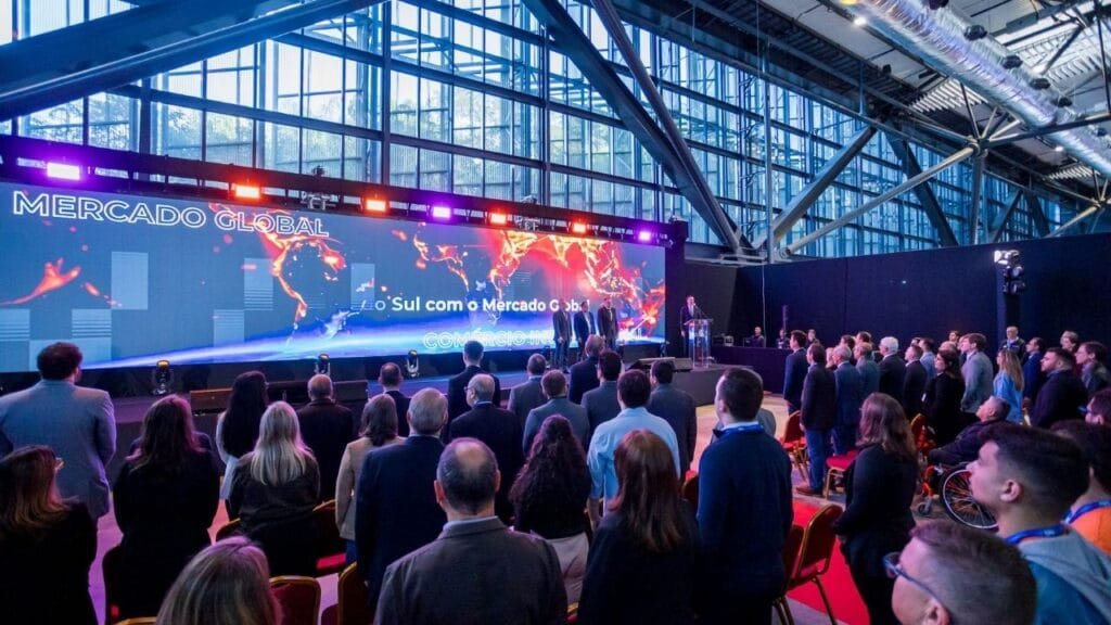 Logistique Balneário Camboriú,feira logística Brasil,Logistique Summit 2025,transporte multimodal SC,setor logístico Brasil