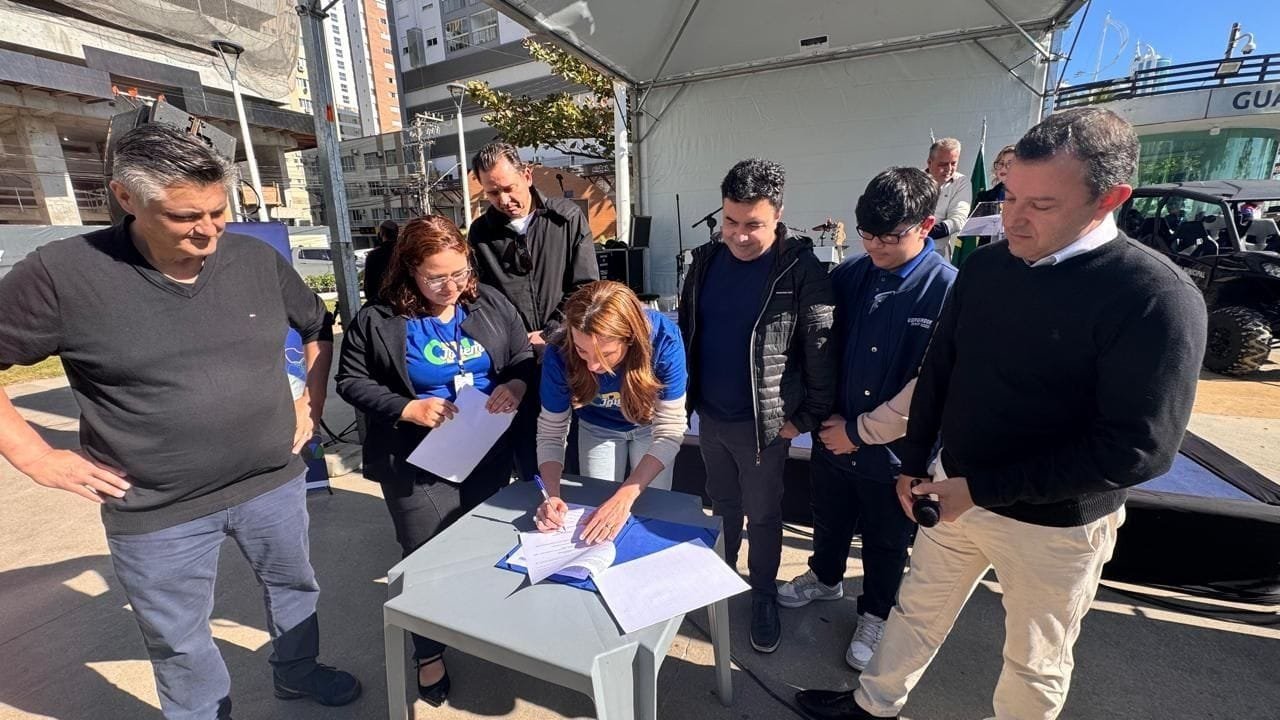 Selo Empresa Amiga da Juventude,Balneário Camboriú,responsabilidade social empresarial,inclusão jovem,decreto municipal