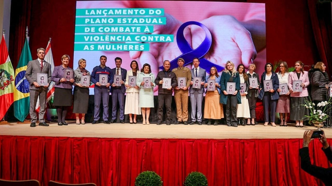 combate à violência,Santa Catarina,plano estadual mulheres,políticas de gênero,prevenção escolar