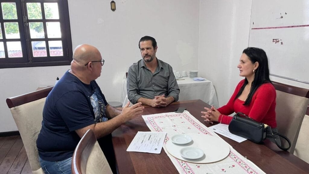 Araquari Balneário Camboriú idosos,Secretaria da Pessoa Idosa,referência atendimento idosos