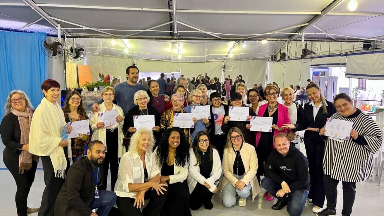 SCAR Balneário Camboriú,oficinas para idosos,Sarau Escola SCAR