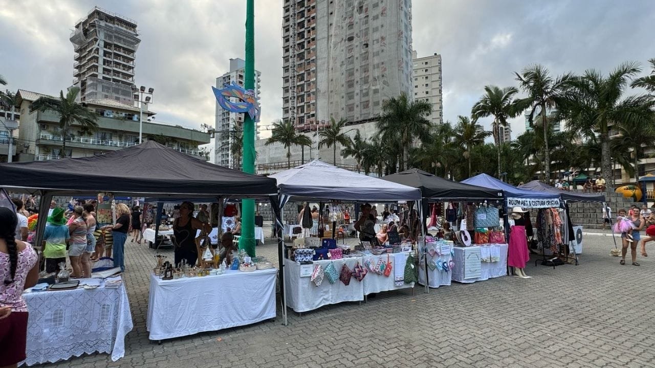 Itapema domingo,Samba na Praça,Feira Cultura em Movimento,evento cultural