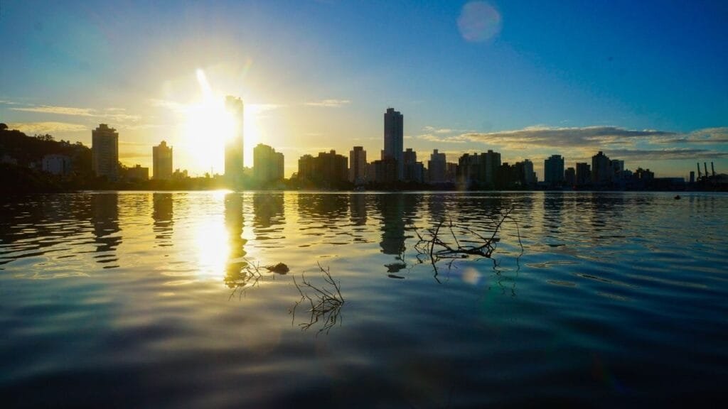 Feira de Negócios Itajaí,ACII 2025,networking gratuito,evento empresarial SC