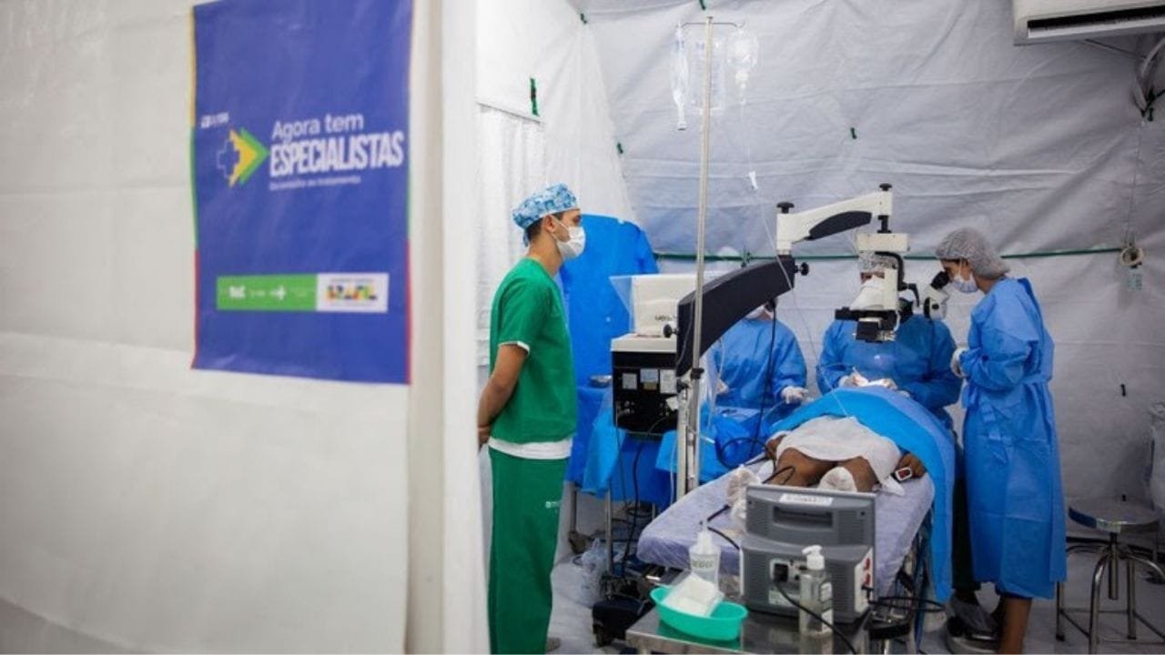 médicos especialistas SUS,programa Agora Tem Especialistas,saúde no interior,Governo Federal saúde