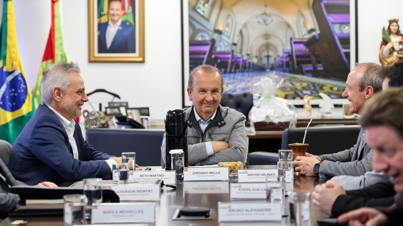 oitavo porto SC,Coamo Itapoá,investimentos portuários SC,Santa Catarina logística,empregos porto Itapoá