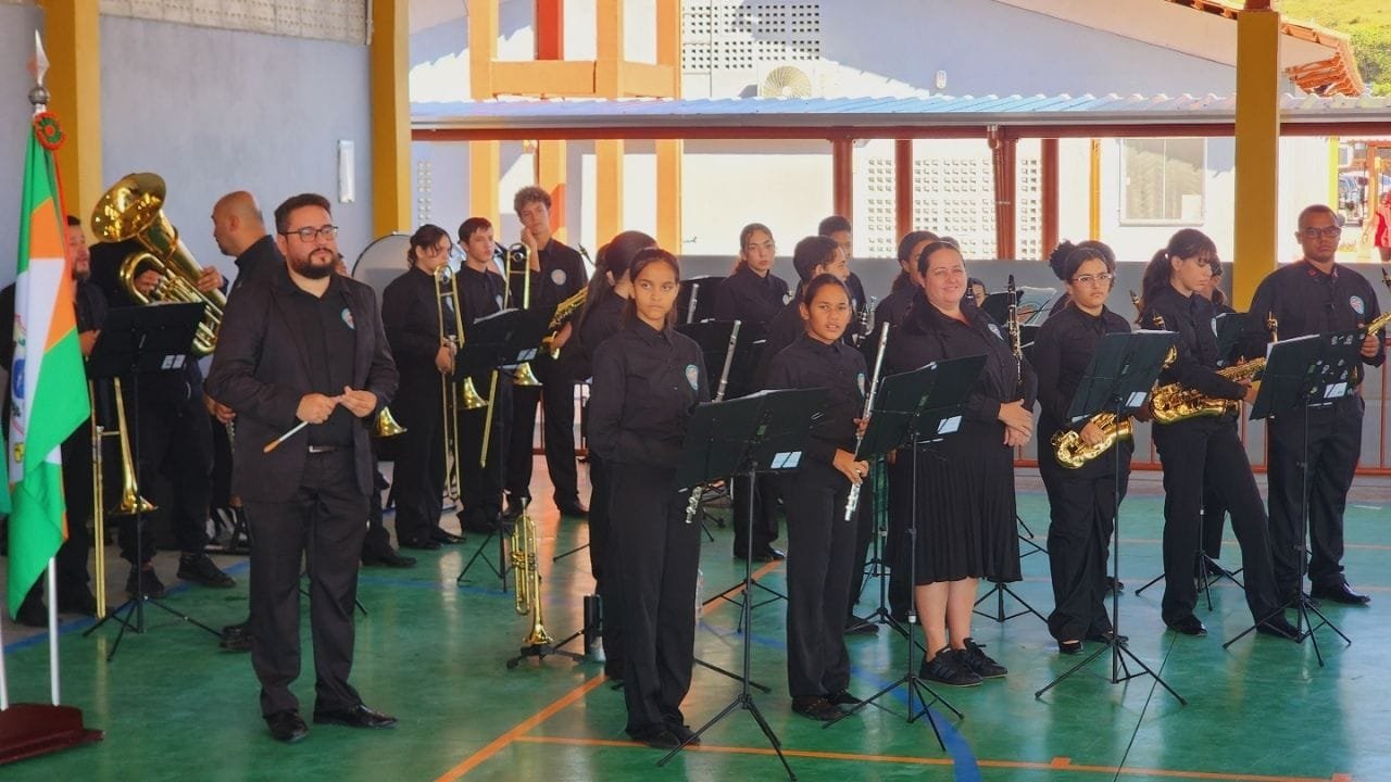Banda Municipal Camboriú,CONFABANSUL 2025,medalhas de ouro,competição musical SC,música escolar