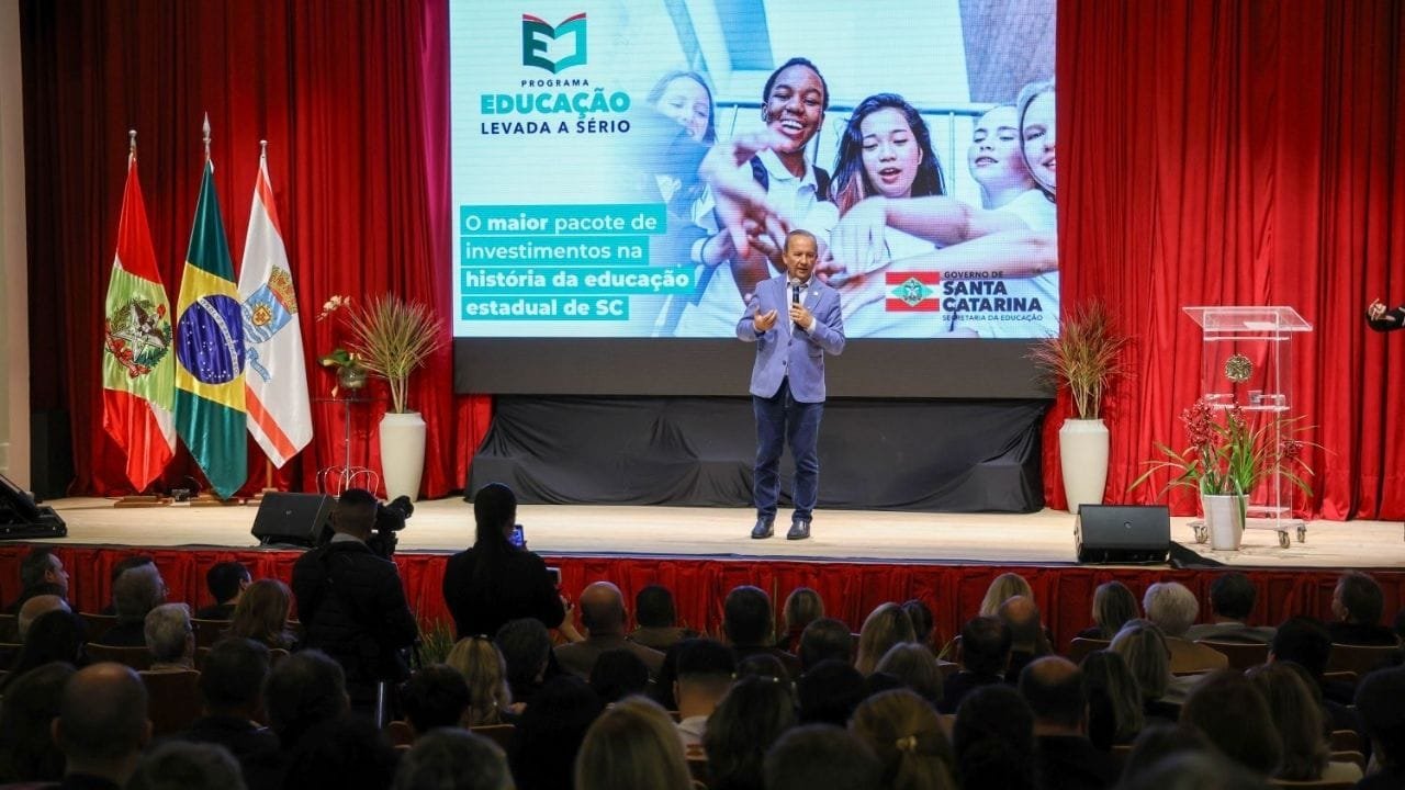 maior investimento educação SC,Educação Levada a Sério Santa Catarina,Jorginho Mello educação,SED SC investimentos,programa Escola Boa,Qualifica SC,CaTec+,Transforma SC