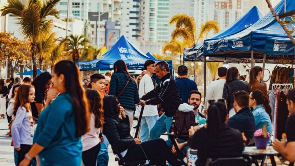 feira Praia Central,Balneário Camboriú cultura,Fundação Cultural feiras