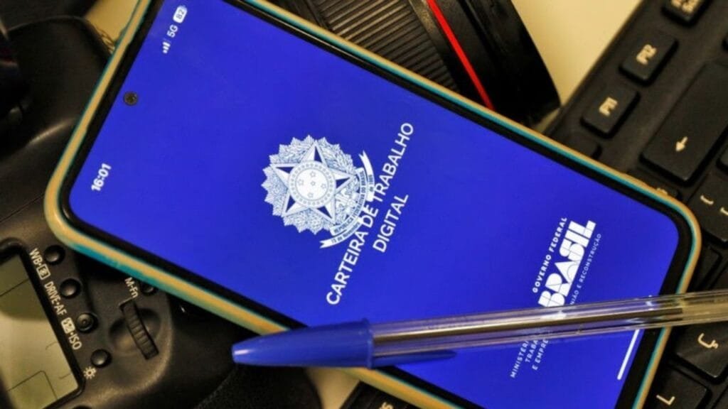 taxa de desemprego,rendimento mensal Brasil,mercado de trabalho,PNAD Contínua,ocupação por UF