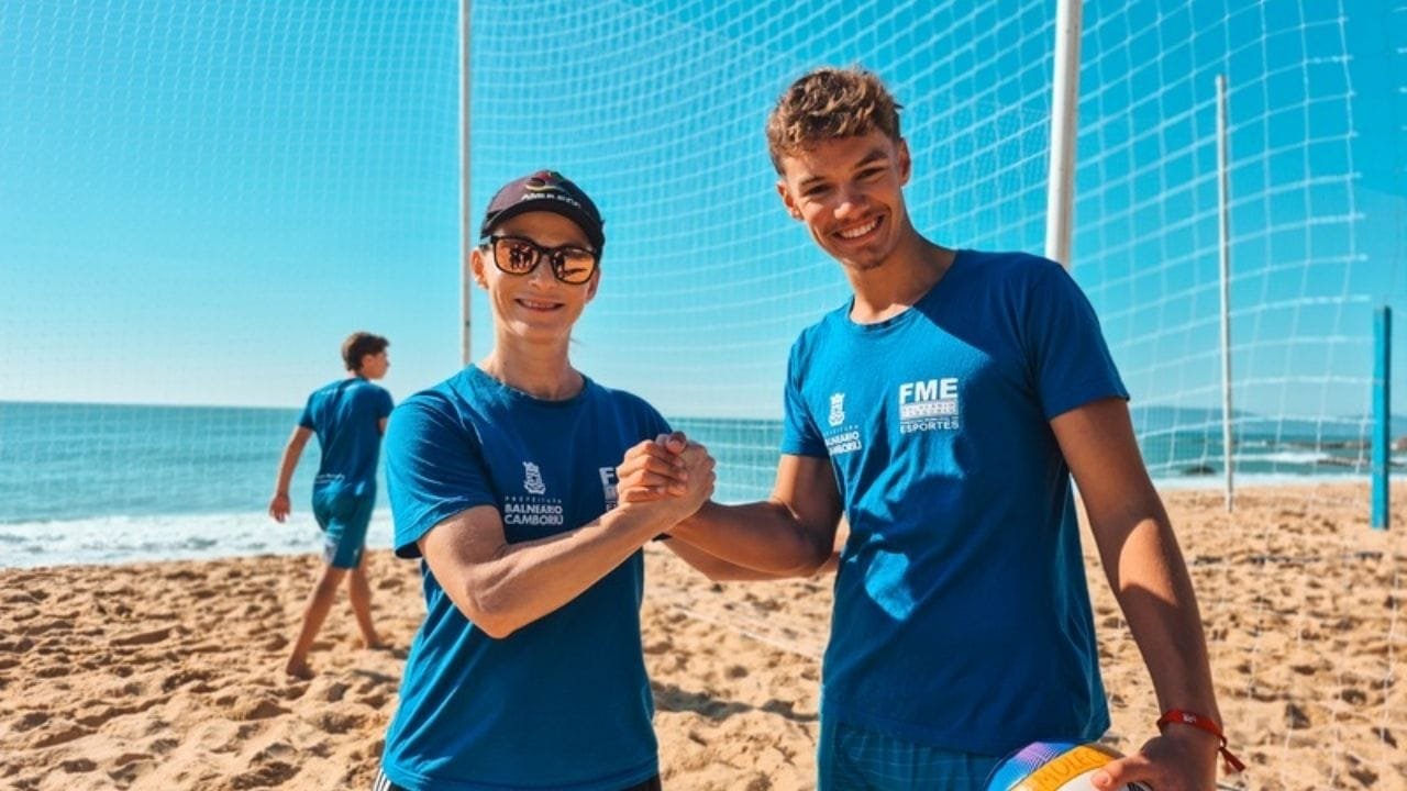 Thomas Mathias Endler,Balneário Camboriú,vôlei de praia sub-18,Campeonato Mundial 2025,Catar,Confederação Brasileira de Voleibol,Felippe Prudencio Arruda Barbeiro,Fundação Municipal de Esportes,Leize Bianchini,esporte catarinense.