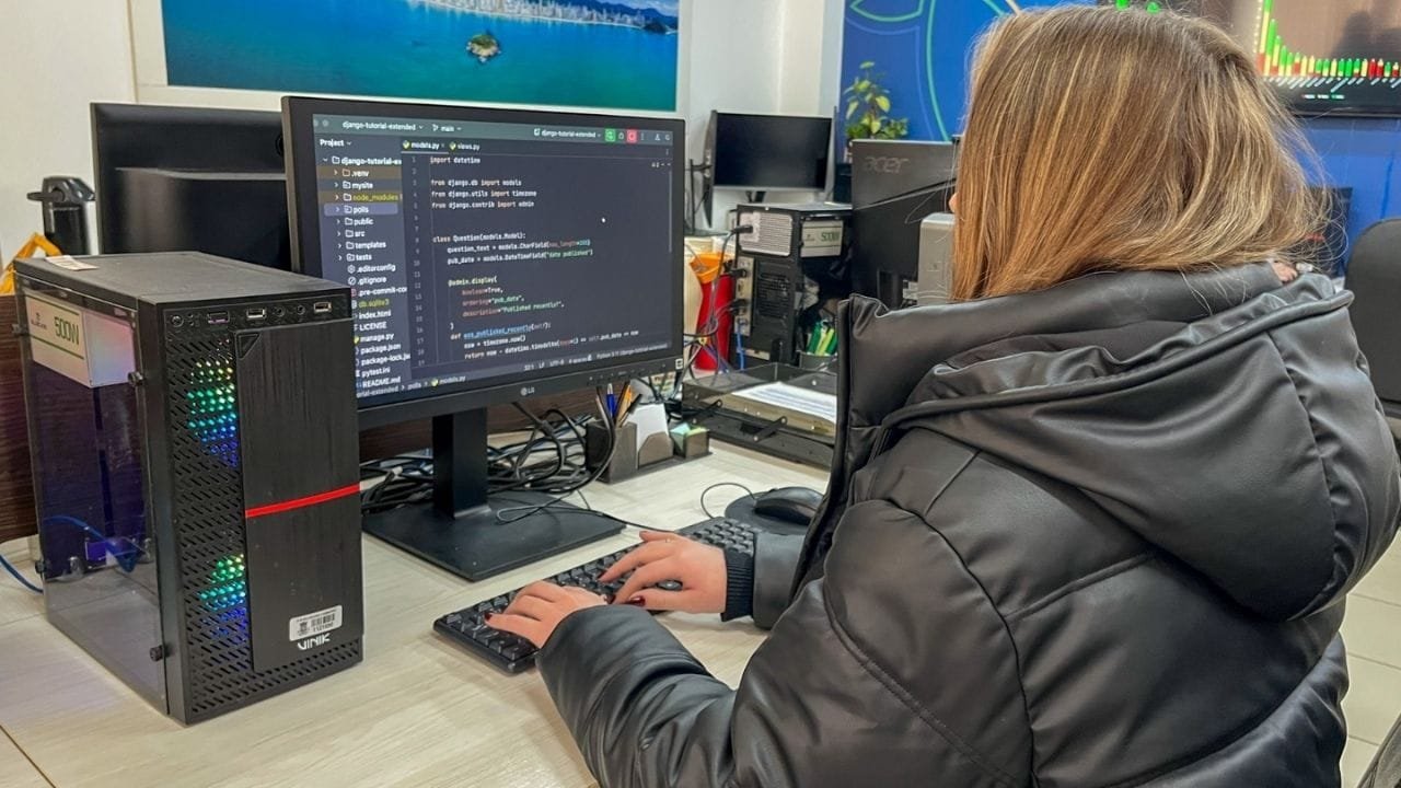 urso gratuito programação mulheres BC,TechDelas Balneário Camboriú,inclusão tecnológica feminina,curso on-line programação,desenvolvimento web para mulheres