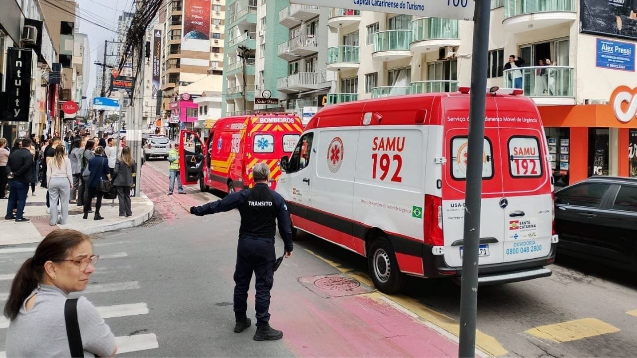 acidente Avenida Brasil,colisão patinete motocicleta,acidente Balneário Camboriú