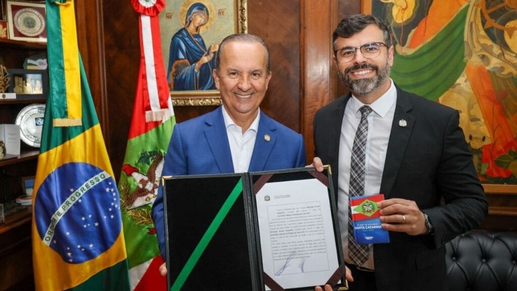 Henrique Junqueira Santa Catarina,Casa Civil SC,secretário adjunto SC,Jorginho Mello governo,articulação legislativa SC,política catarinense