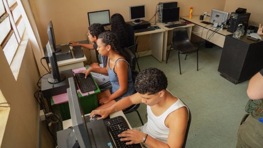 Escolas Conectadas Santa Catarina,internet escolas públicas,inclusão digital educação