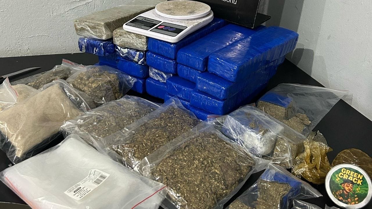 apreensão Camboriú,drogas Santa Catarina,Polícia Militar SC,tráfico de drogas,prisão tráfico Camboriú