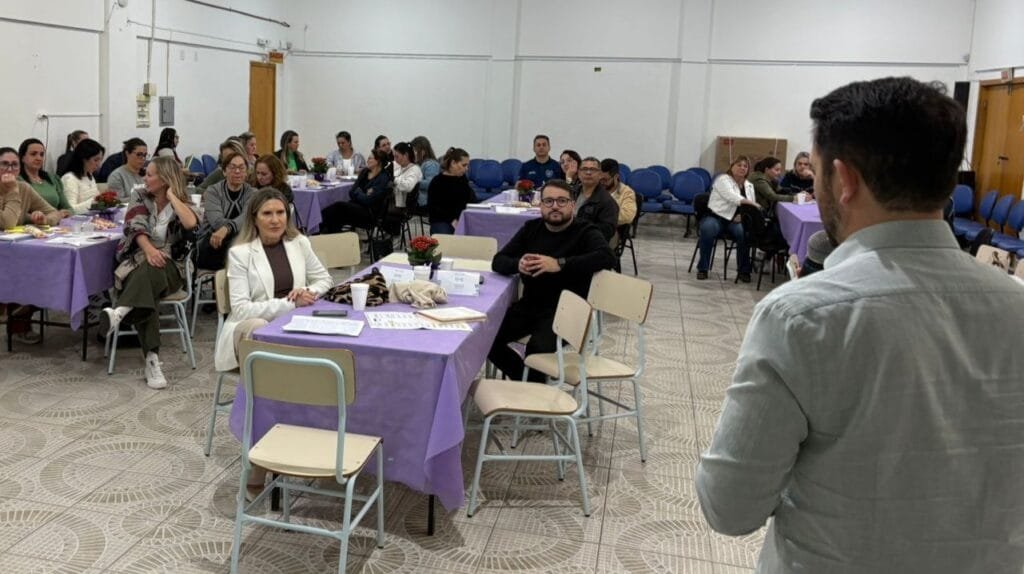 Programa Dinheiro Direto na Escola,PDDE educação,capacitação gestores escolares,APPs,gestão de recursos escolares